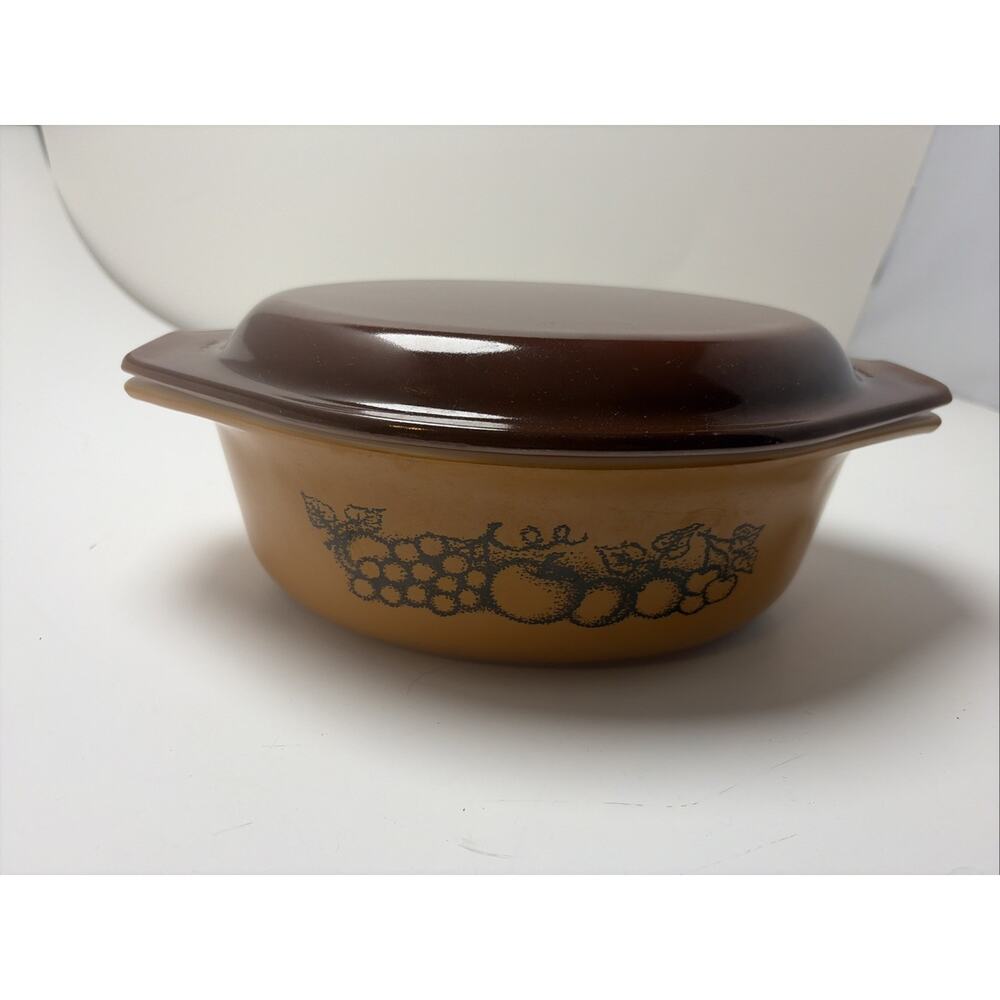 Vintage Pyrex Old Orchard 1970's 043 1 1/2 QT Oval Casserole Dish with Lid,Brown